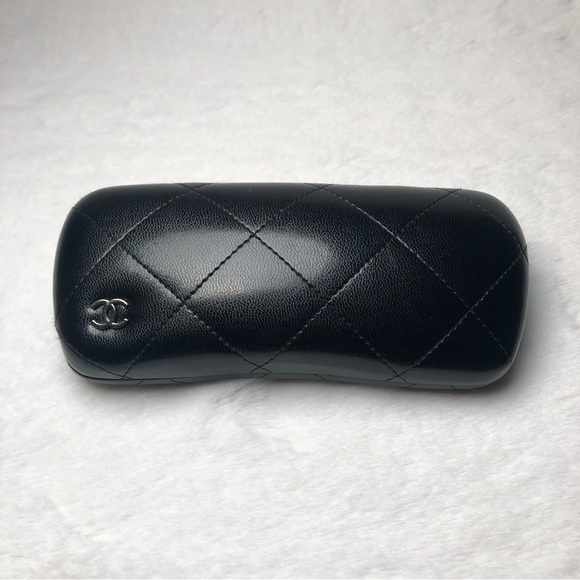 Chanel Authentic Tortoiseshell w/Leather Chain Arms Eyeglasses,Size-53•16•135 - Picture 4 of 14